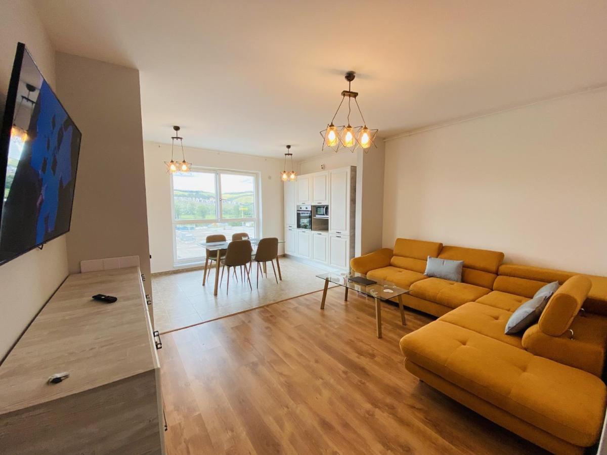 Deluxe Apartment With Balcony And Private Parking In Colvmna Residence Cluj-Napoca Exterior photo