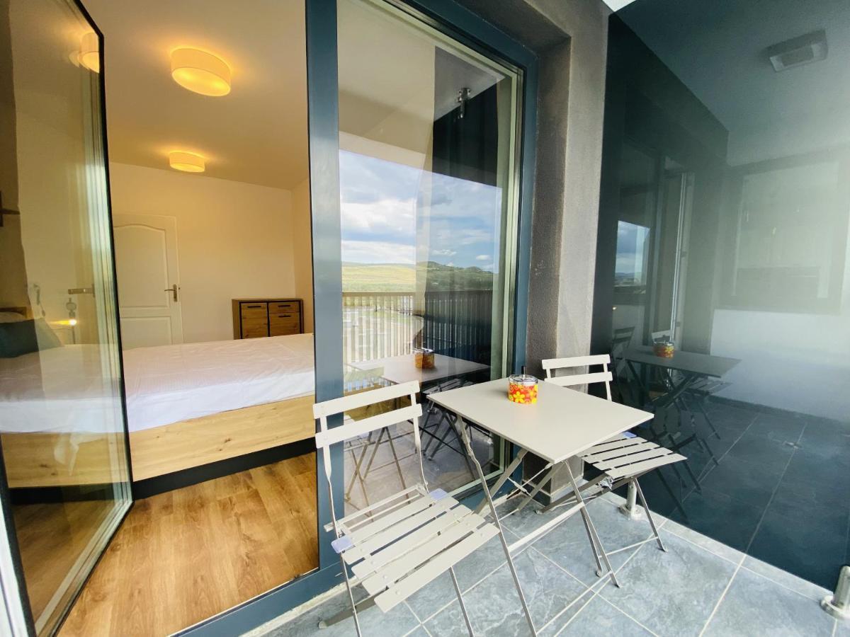 Deluxe Apartment With Balcony And Private Parking In Colvmna Residence Cluj-Napoca Exterior photo